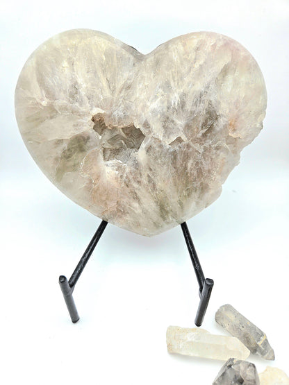 Amethyst Heart (3.89lb / 7 inch)