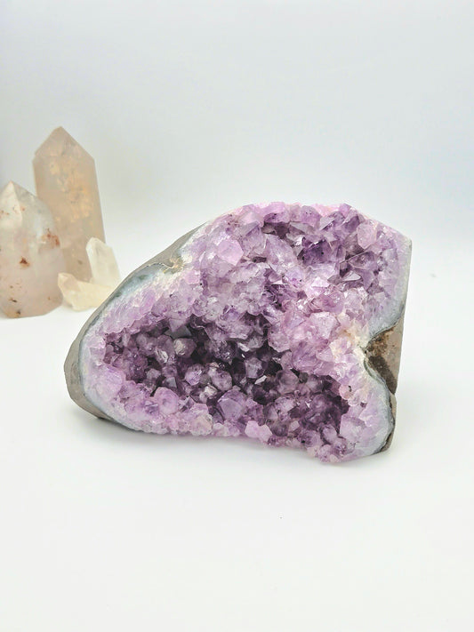 Amethyst Cluster (3lb / 6 inch)