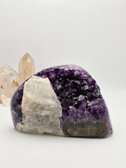 Amethyst w/ Calcite (3.14lb / 5.5 inch)