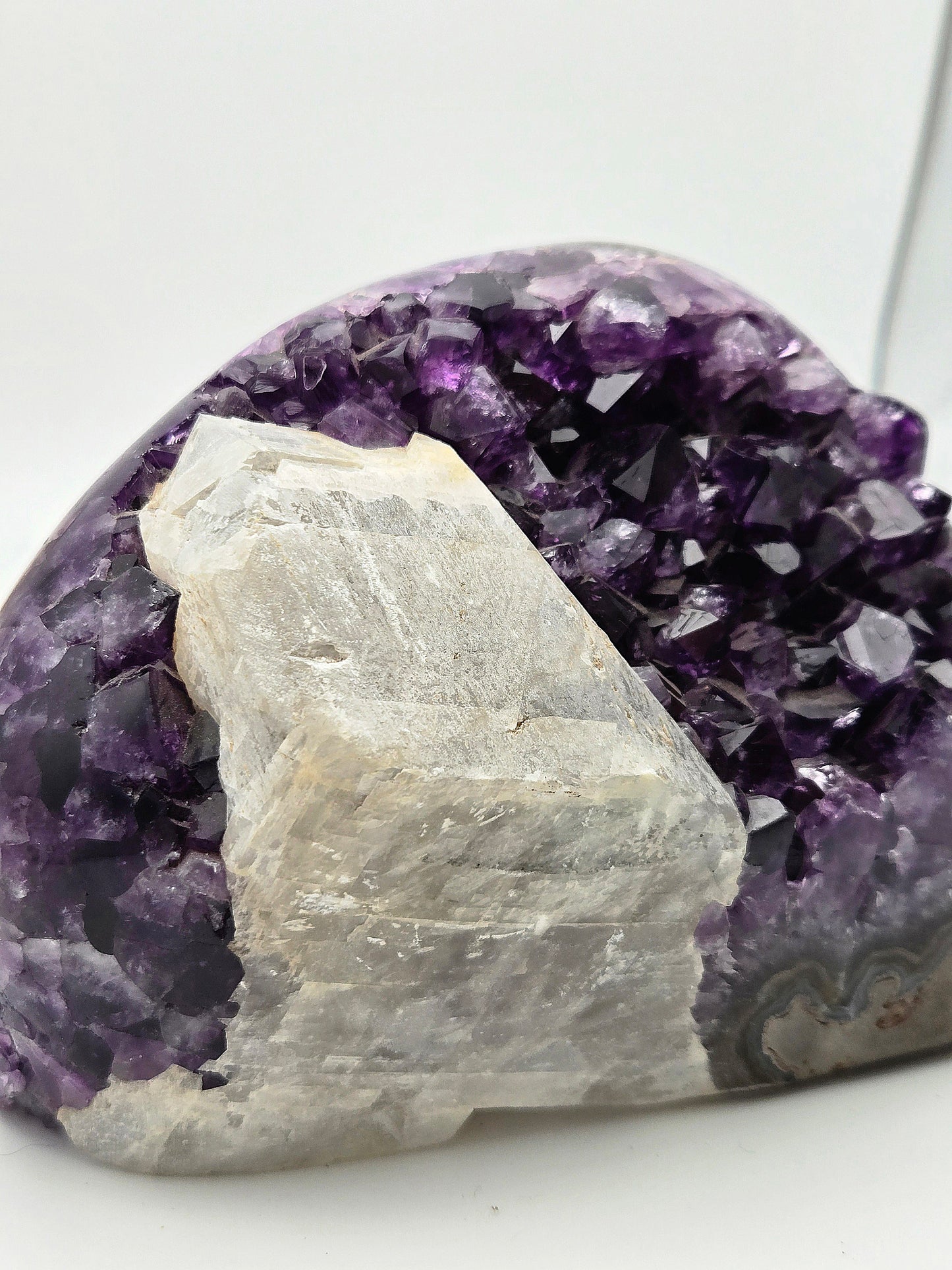 Amethyst w/ Calcite (3.14lb / 5.5 inch)