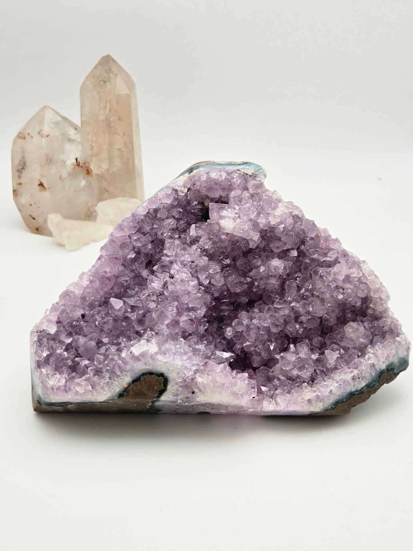 Amethyst Cluster (2.9lb / 6 in)